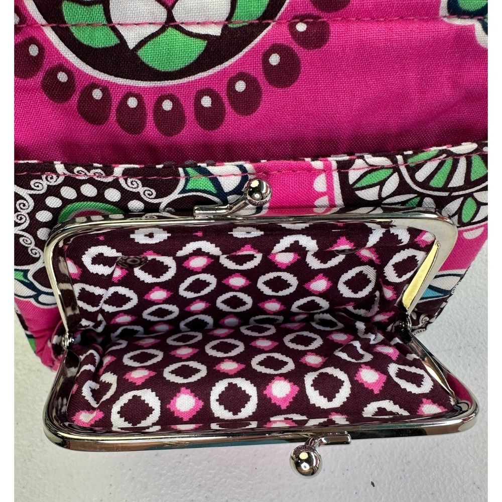 Vera Bradley Cupcakes Pink Compact Wallet‎ Lightweight Kiss Lock Coin Key Clip - Picture 7 of 11